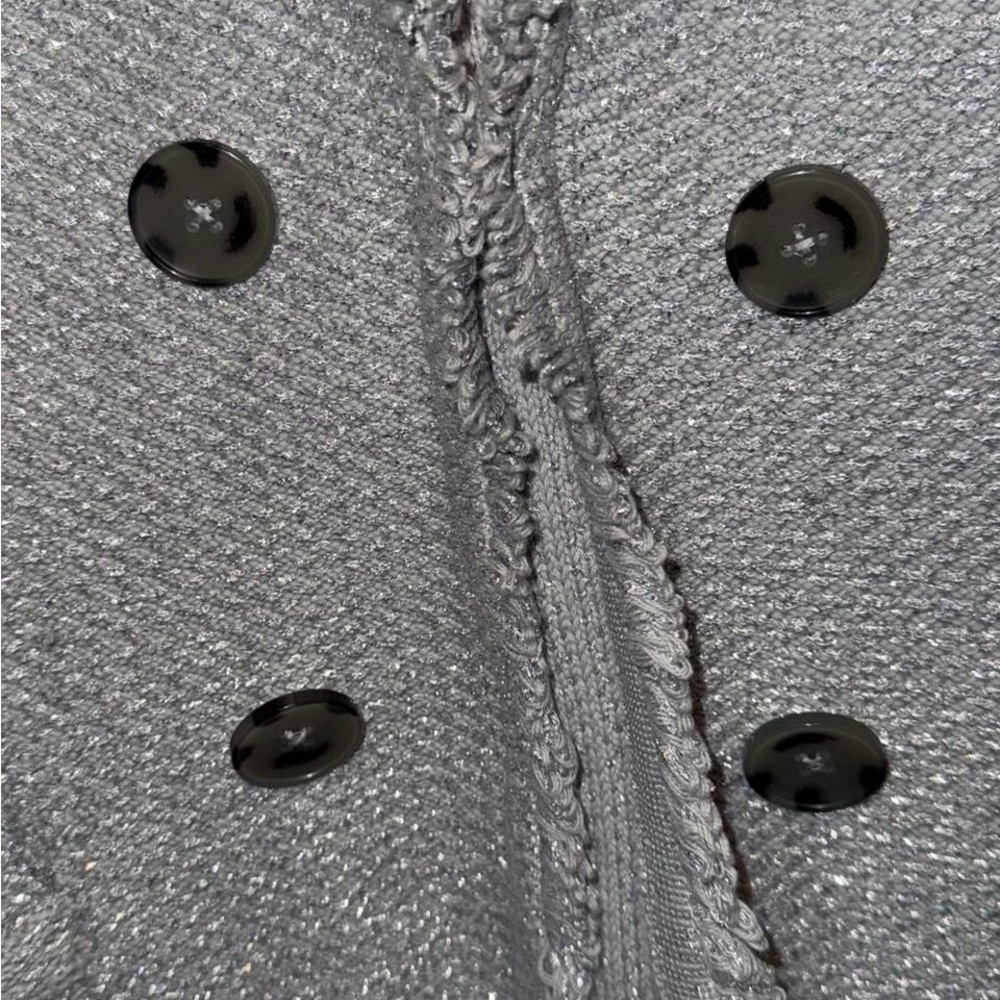 Sparkly Chico’s Metallic Silver Gray Tweed Sweater Blazer Frayed Edging Size 4 - Picture 7 of 9